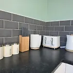 4 Bed 4 Ensuite Harford In - Perfect For Contractors Vakantiehuis *
